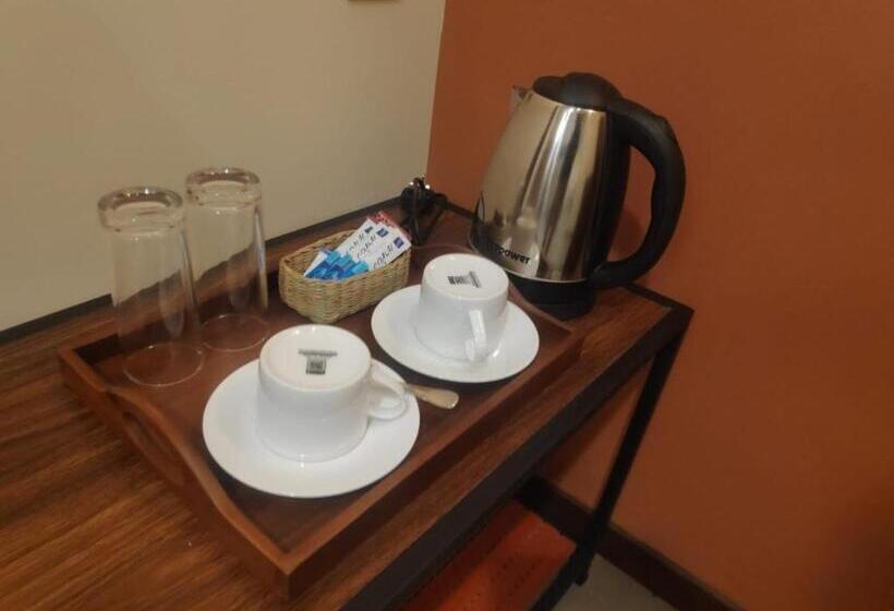 수피리어 트리플 룸, Sooriya Wessagiri Resort