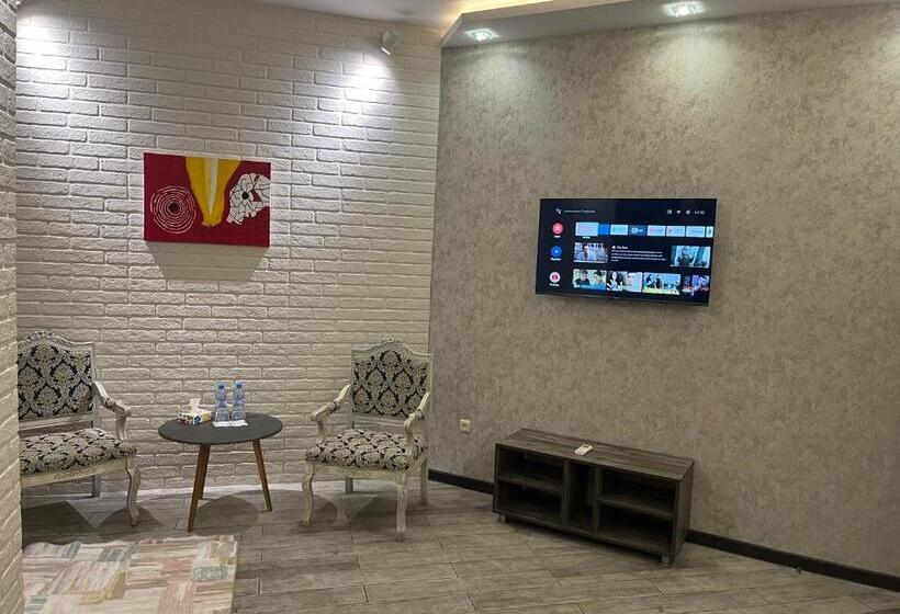 اتاق سوپریور با تخت بزرگ, Street51