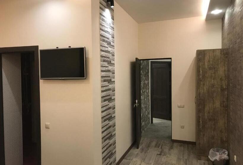 اتاق استاندارد با تخت بزرگ, Street51