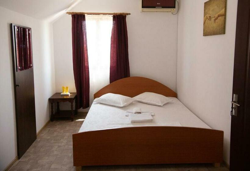 اتاق استاندارد با تخت بزرگ, Casa Dany