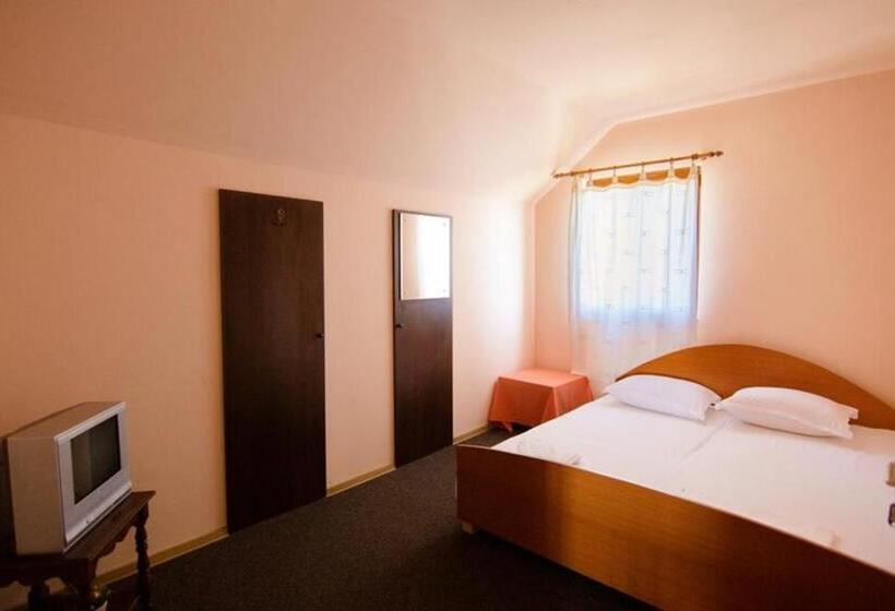 اتاق استاندارد با تخت بزرگ, Casa Dany