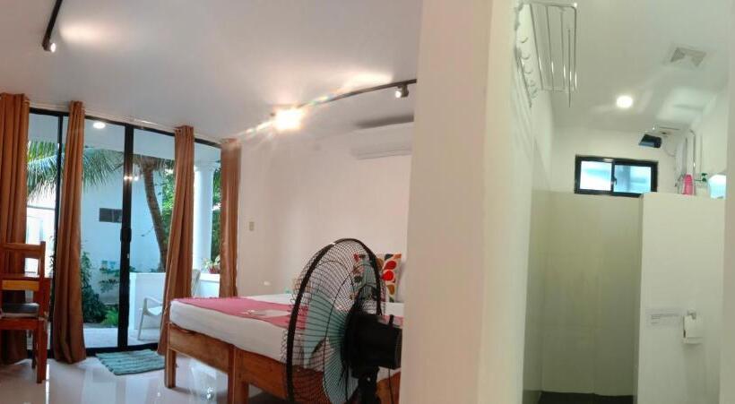 Номер Deluxe Вид на Море с Балконом, Corong Beach Resort