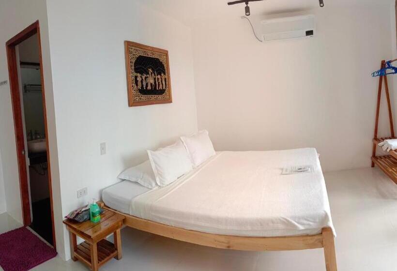 Трехместный Номер Deluxe Вид на Море, Corong Beach Resort