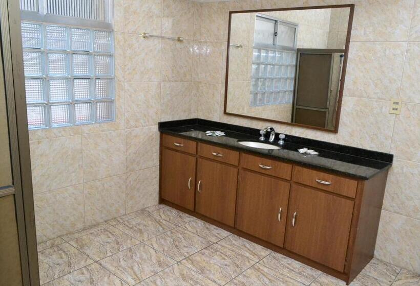 اتاق استاندارد چهار تخته, Uruguay Brasil