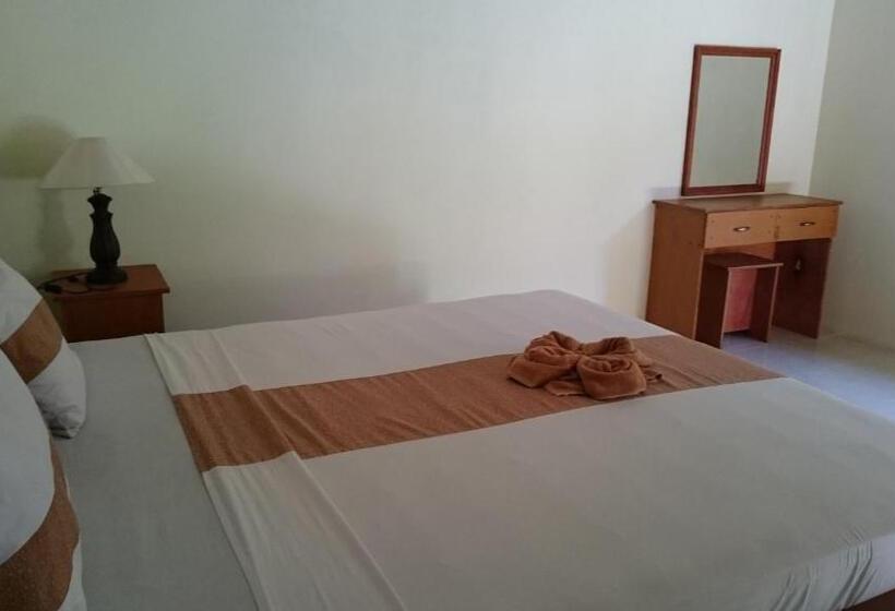 اتاق استاندارد با تراس, Barracuda Beach Hostel