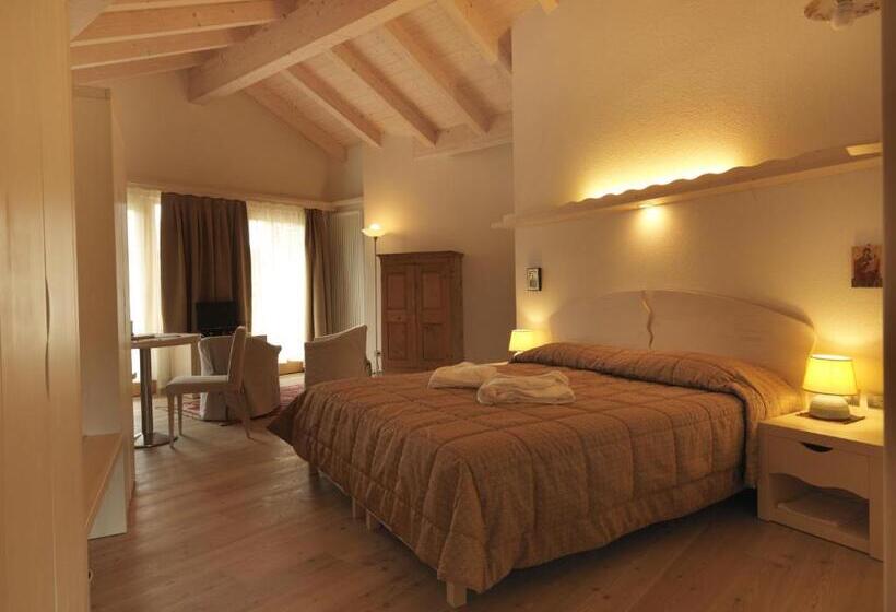 주니어 스위트, Castelir Suite