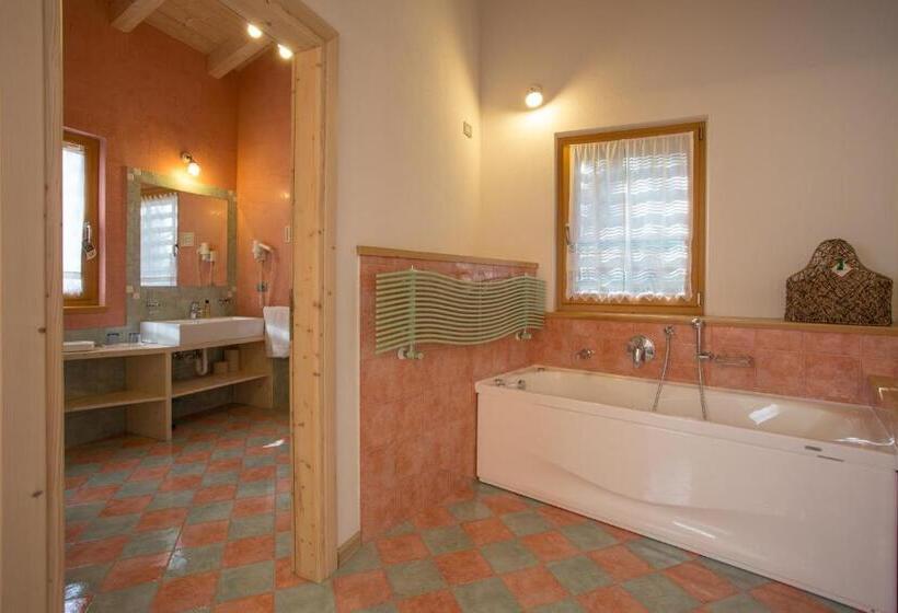 스위트, Castelir Suite