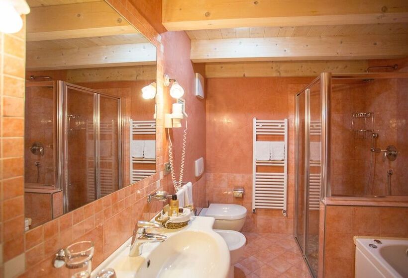 주니어 스위트, Castelir Suite