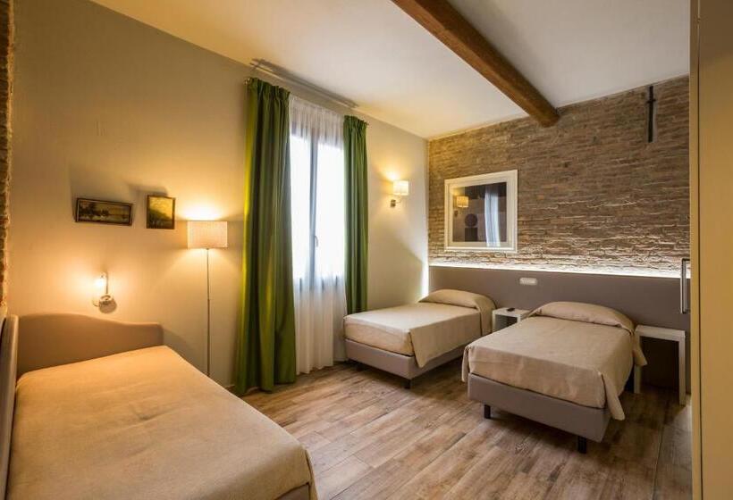 اتاق استاندارد چهار تخته, Residence Diamantina