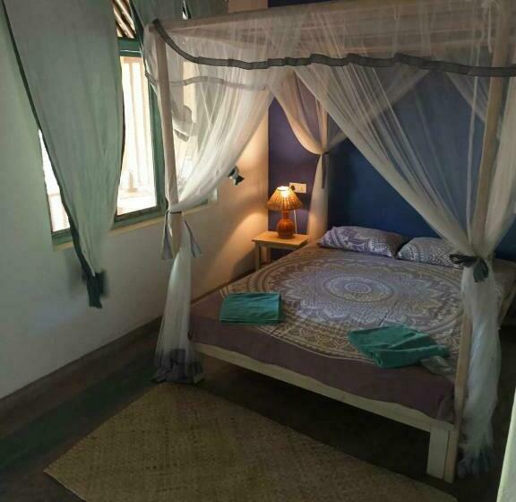 اتاق استاندارد با بالکن, The Jungle House