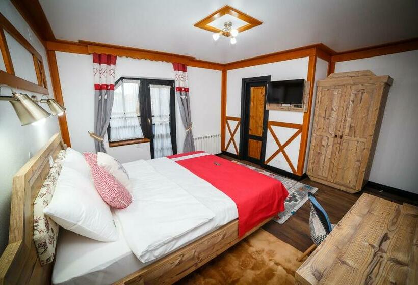 اتاق لوکس با بالکن, Colț De Austria