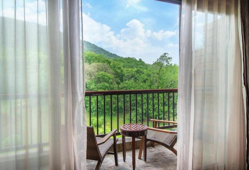 Premium room w/ mountain view, Holiday Inn Resort Chaohu Hot Spring, An Ihg