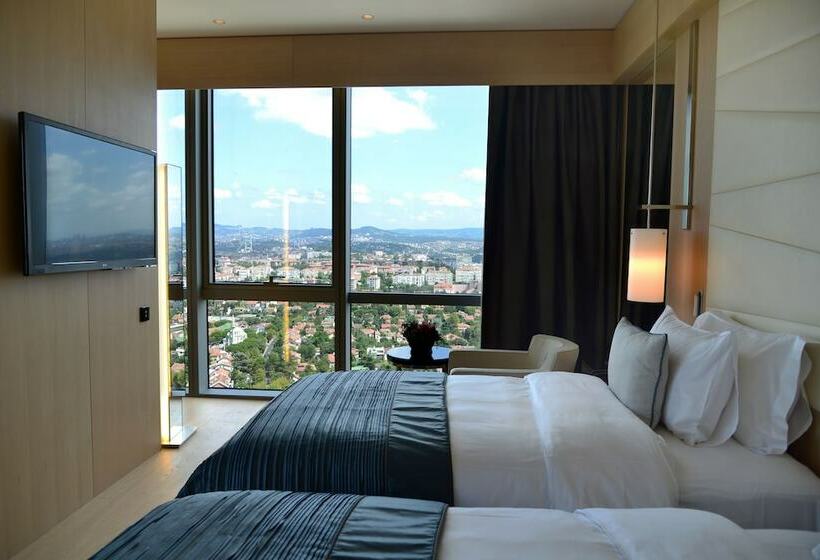Номер Deluxe Вид на Море Боковой, Wyndham Grand Istanbul Levent Hotel & Conference Center