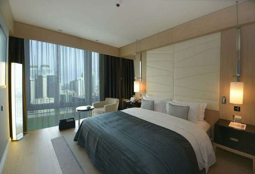 Номер Executive, Wyndham Grand Istanbul Levent Hotel & Conference Center