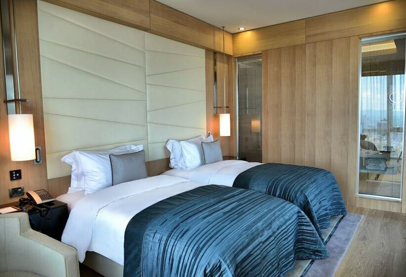 Номер Executive, Wyndham Grand Istanbul Levent Hotel & Conference Center