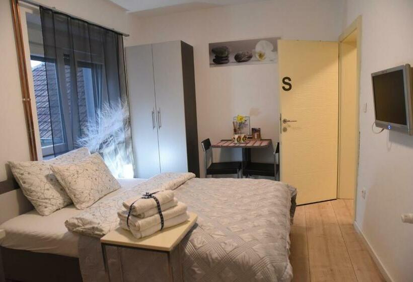 استودیوی استاندارد, Cirić Apartmani