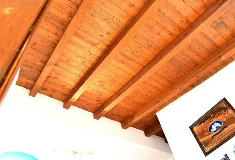 Номер Стандарт, Mi Casa Es Tu Casa 79