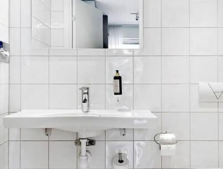 اتاق لوکس با بالکن, Avanti Apartment