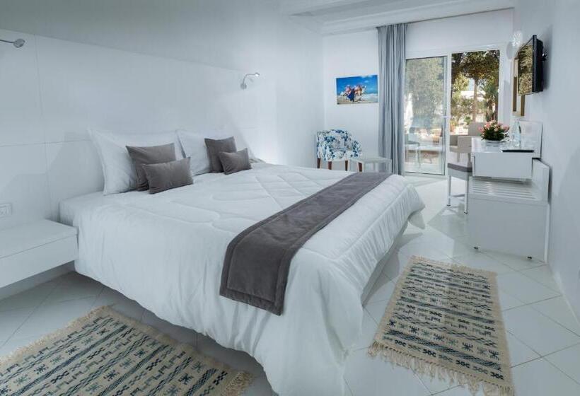 Номер Стандарт Боковой Вид на Море, Hari Club Beach Resort