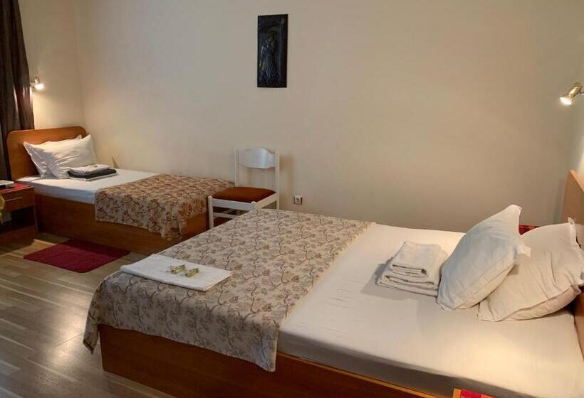 חדר קומפורט לשלושה, Guest House “olesya”