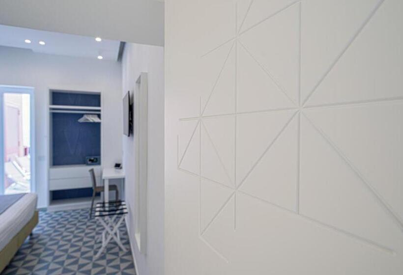 Standard Værelse m. Terrasse, Capri Marina Suite