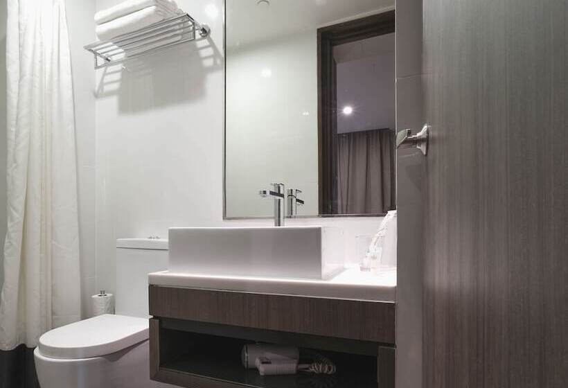 اتاق سوپریور, Amrise Hotel Kitchener