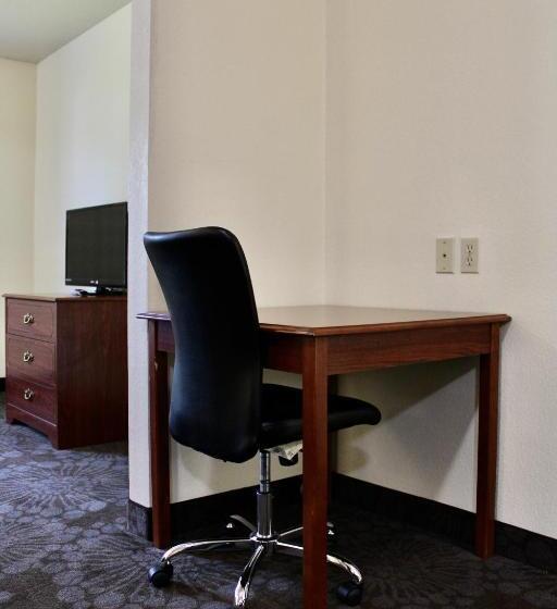Полулюкс, Candlelight Inn & Suites Hwy 69 Near Mcalester