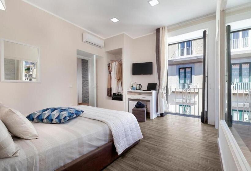 Номер Стандарт с Гидромассажем, Emma Luxury Room