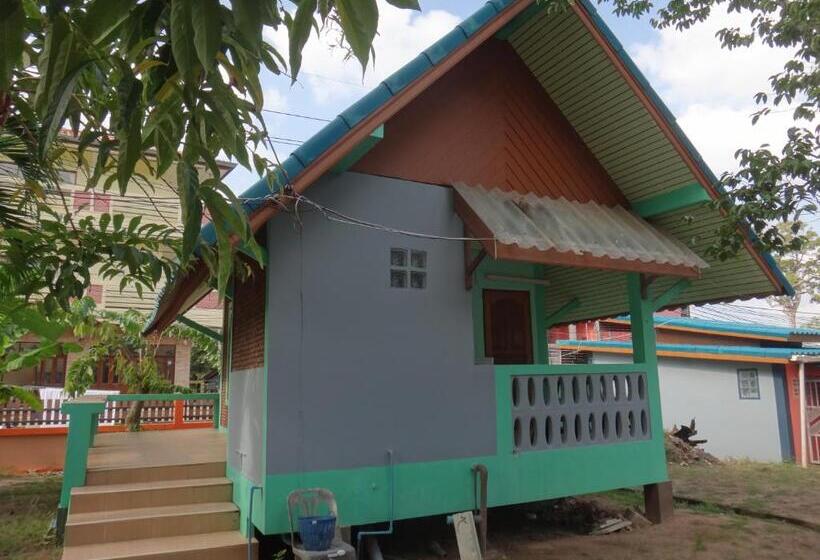 Студио Стандарт Вид на Бассейн, P Un House