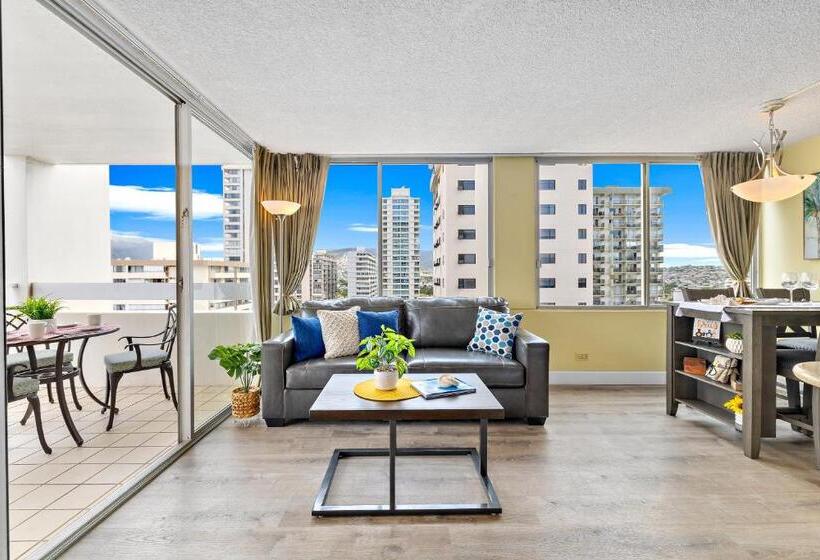 آپارتمان 1 خوابه با چشم‌انداز دریا, Pacific Monarch   1 Br   Ocean And City Views!