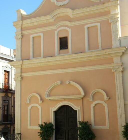 디럭스 룸, Sant Efisio Host