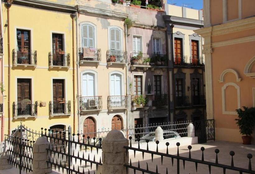 스탠다드 룸, Sant Efisio Host