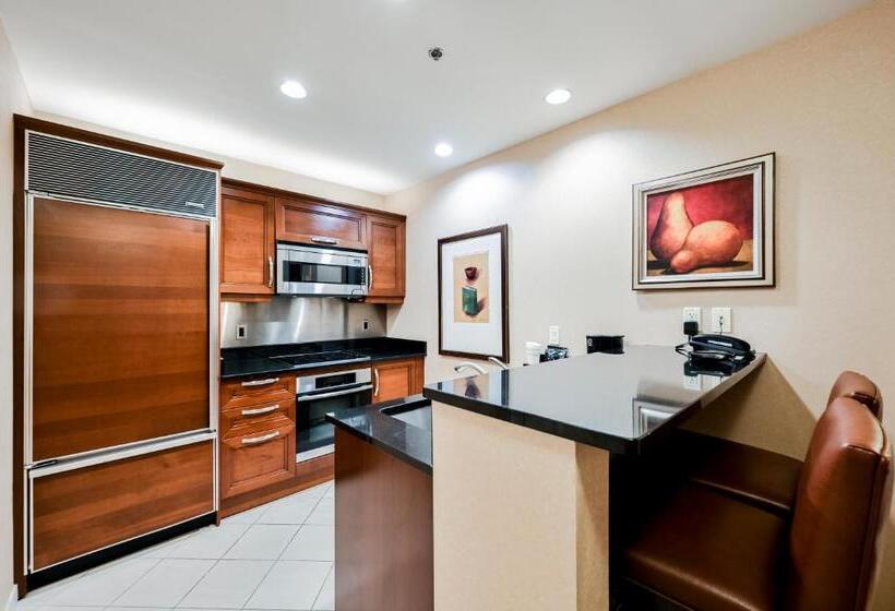 آپارتمان 1 خوابه, Stripviewsuites At Signature