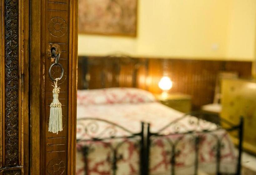 اتاق لوکس با بالکن, B&b Santa Caterina