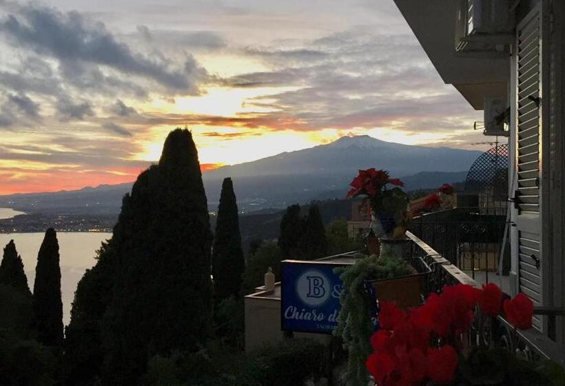 اتاق استاندارد با بالکن و چشمانداز دریا, Chiaro Di Luna