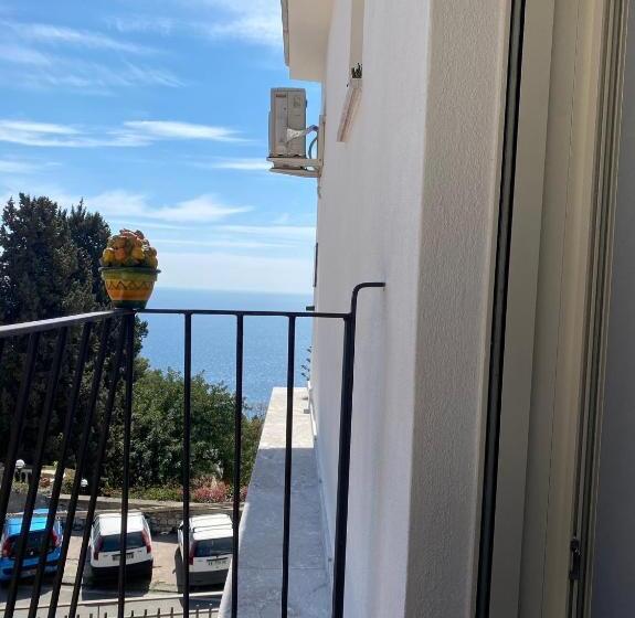 Standard Room with Balcony Side Sea View, Chiaro Di Luna