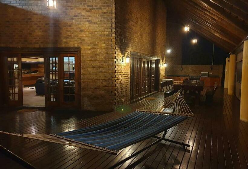 خانه 1 خوابه, Tholo Private Game Lodge