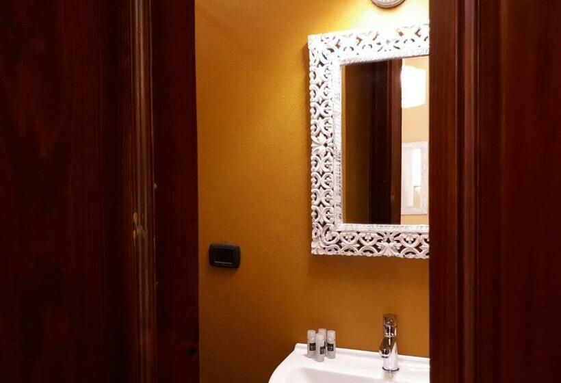 Номер Стандарт с Балконом, Sofia Family Suites