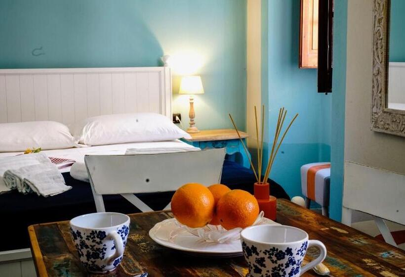 Полулюкс с Балконом, Sofia Family Suites