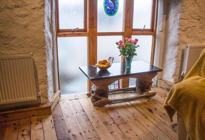 이코노미 룸 공용욕실, James John Hamilton House And Backpacker Hostel