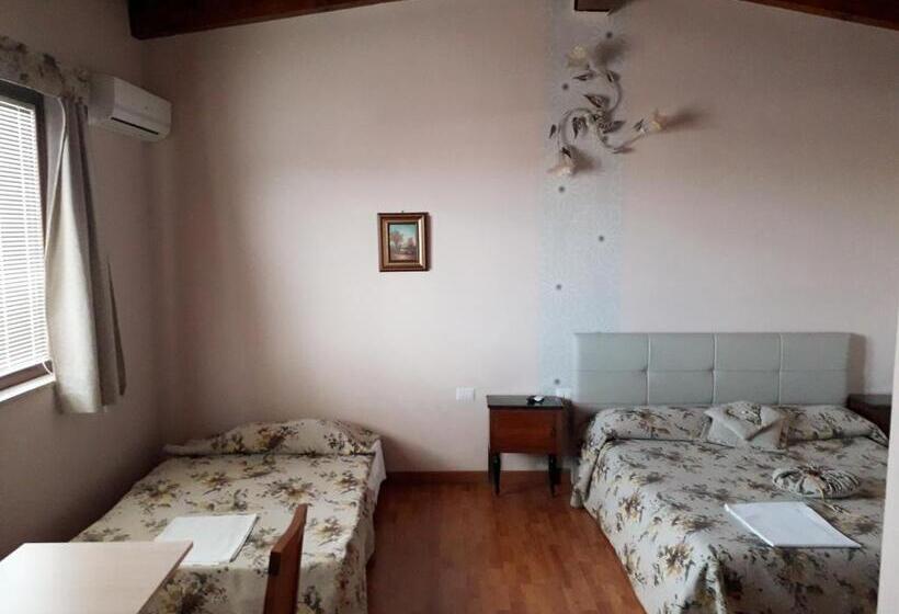 Четырехместный Номер Стандарт, B&b Da Luca