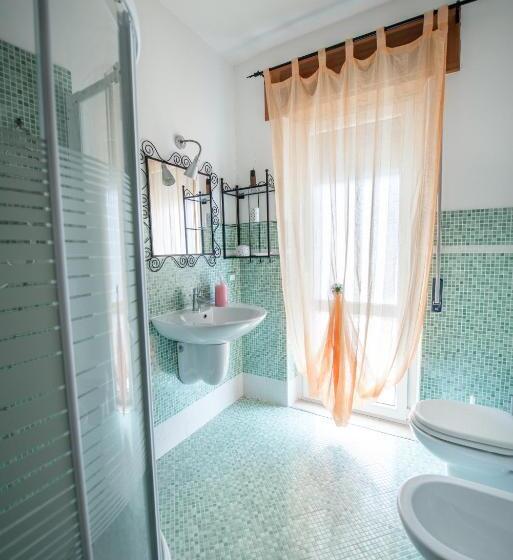 اتاق استاندارد سه تخته با سرویس بهداشتی مشترک, B&b Da Viky