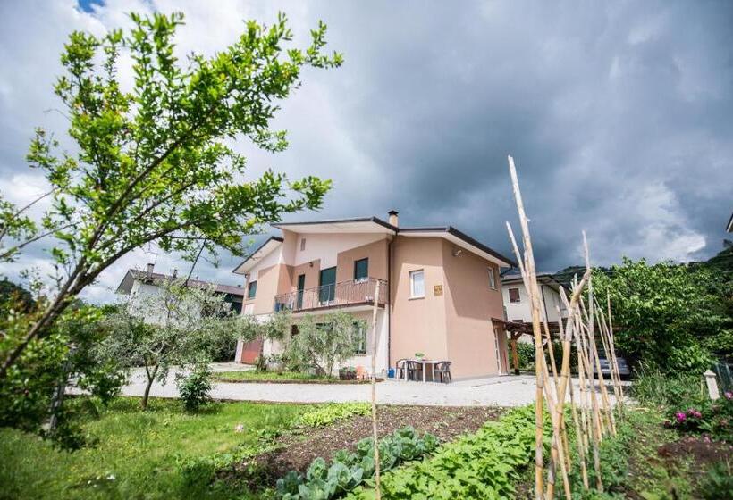 اتاق استاندارد سه تخته با سرویس بهداشتی مشترک, B&b Da Viky