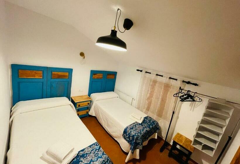 Номер Стандарт, Albergue Hospedería Montaña Morciguillinas