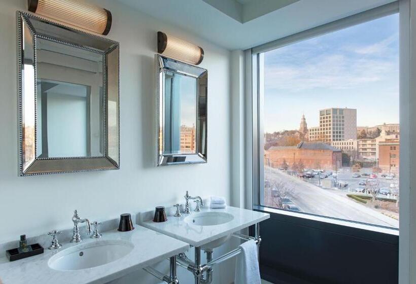 キングサイズベッドのスイートルーム, Aloft Providence Downtown