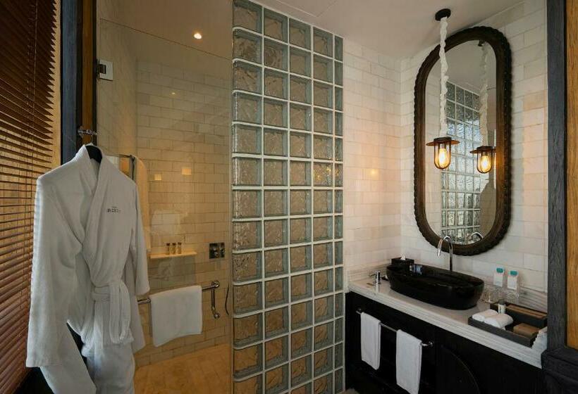 Номер Deluxe, The Orient Jakarta, A Royal Hideaway