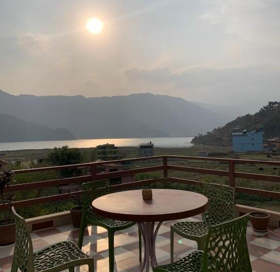 Standard Room Lake View, Green Peace Resort