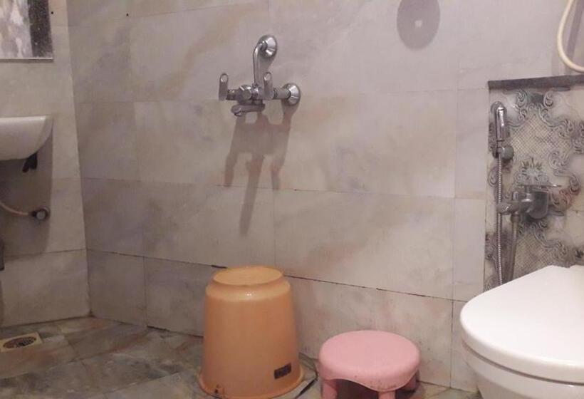 اتاق استاندارد با تخت بزرگ, Shine Hospitality Crown