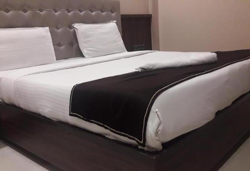 اتاق لوکس, Shine Hospitality Crown