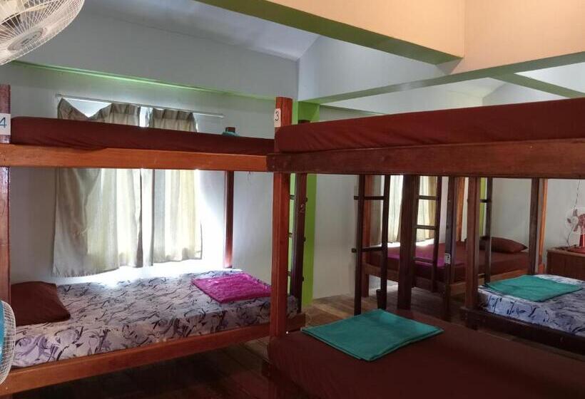 Кровать в Общей Комнате, Villa Koh Rong